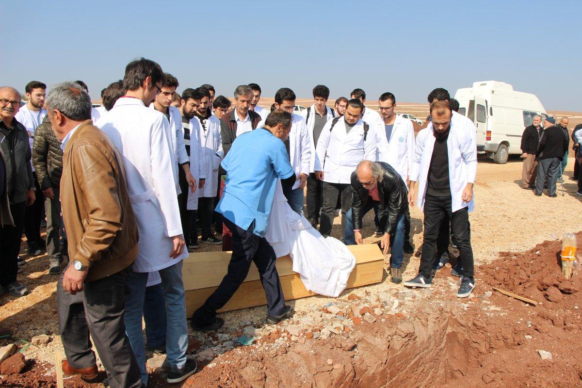 Eskişehir'de 8 yıllık kadavra törenle gömüldü