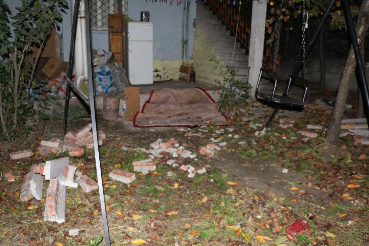 Karabük'te halı silken çift aşağı düştü