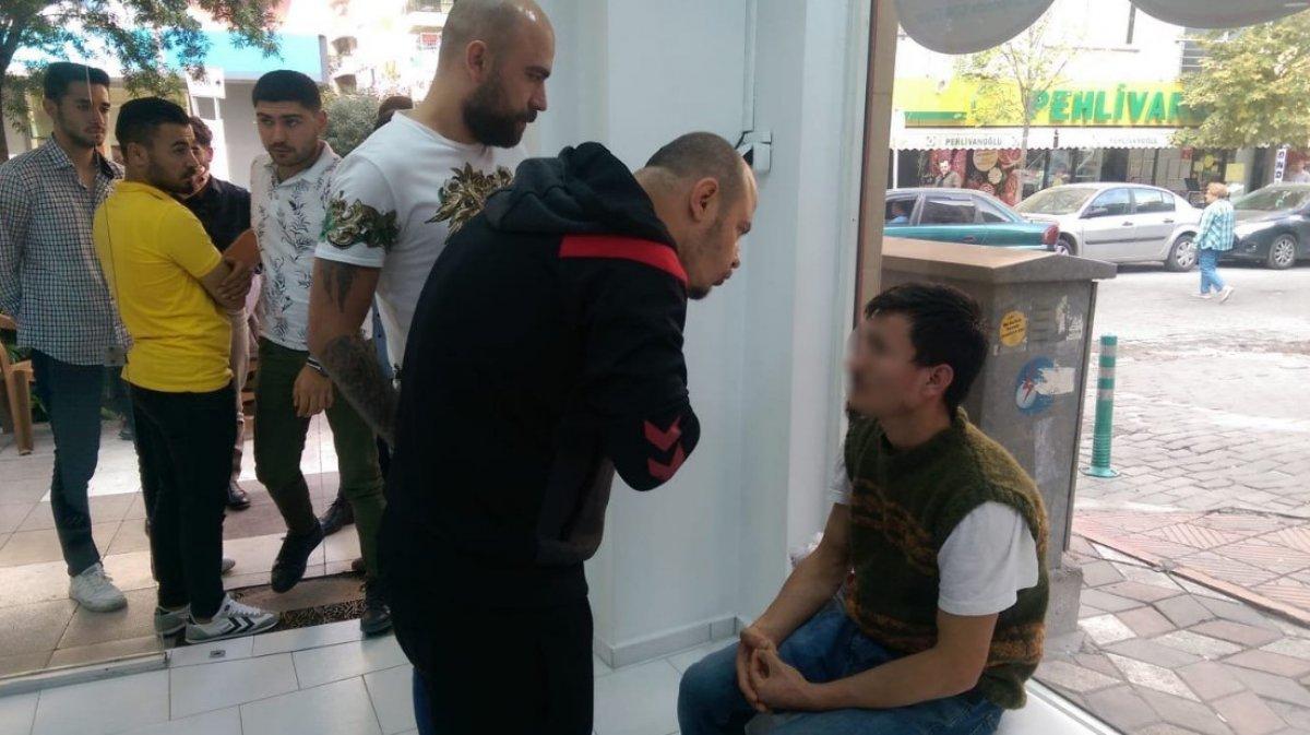 Erkek çocuğunu taciz eden sapığa meydan dayağı