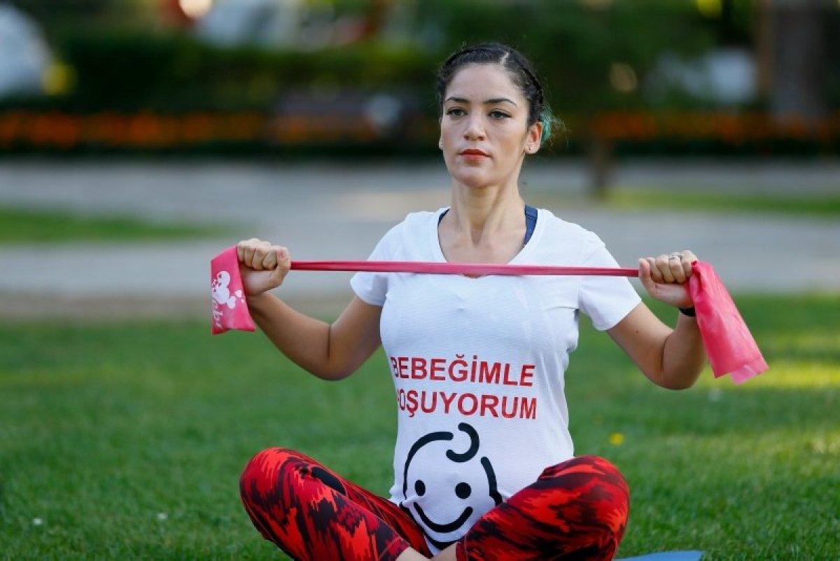 Hamile kadın maratona hazırlanıyor