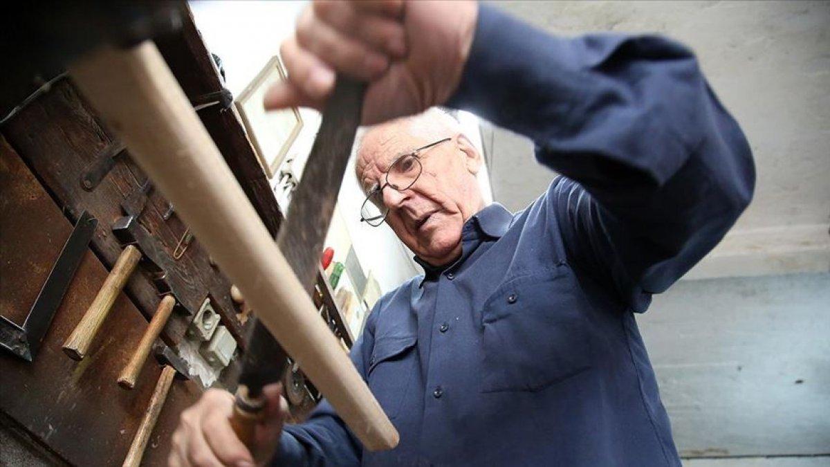 Manisa'da at arabaları Faik Usta'nın elinden çıkıyor