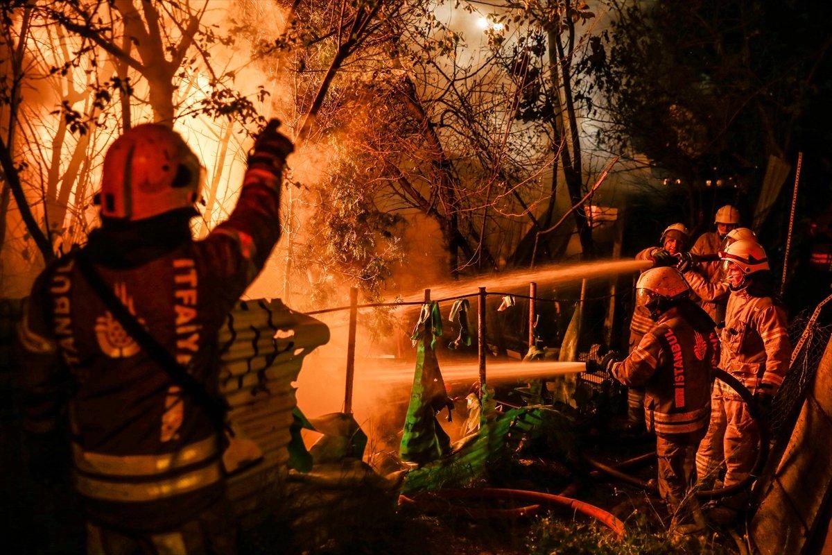 Sarıyer'deki depo yangını söndürüldü