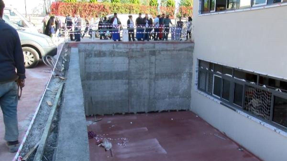 Avcılar'da bir kadın kapalı semt pazarında 3 metreden düştü