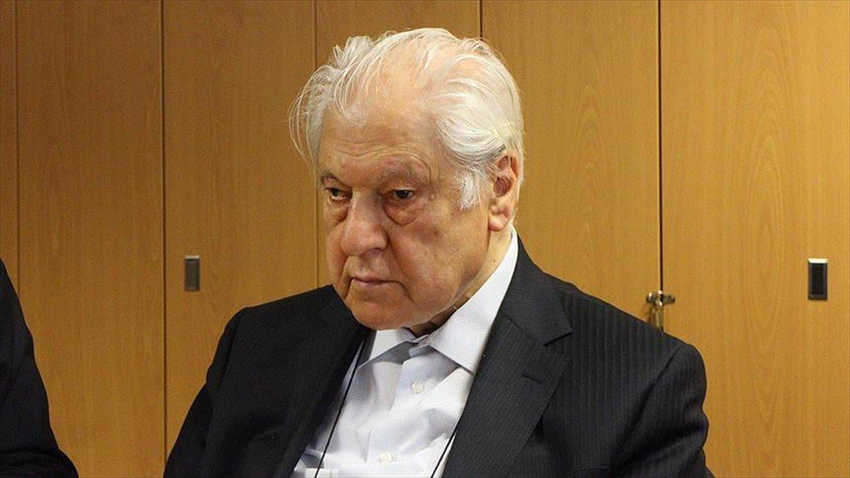 Nuri Pakdil’in ardından şiirleri ve sözlerinden seçkiler