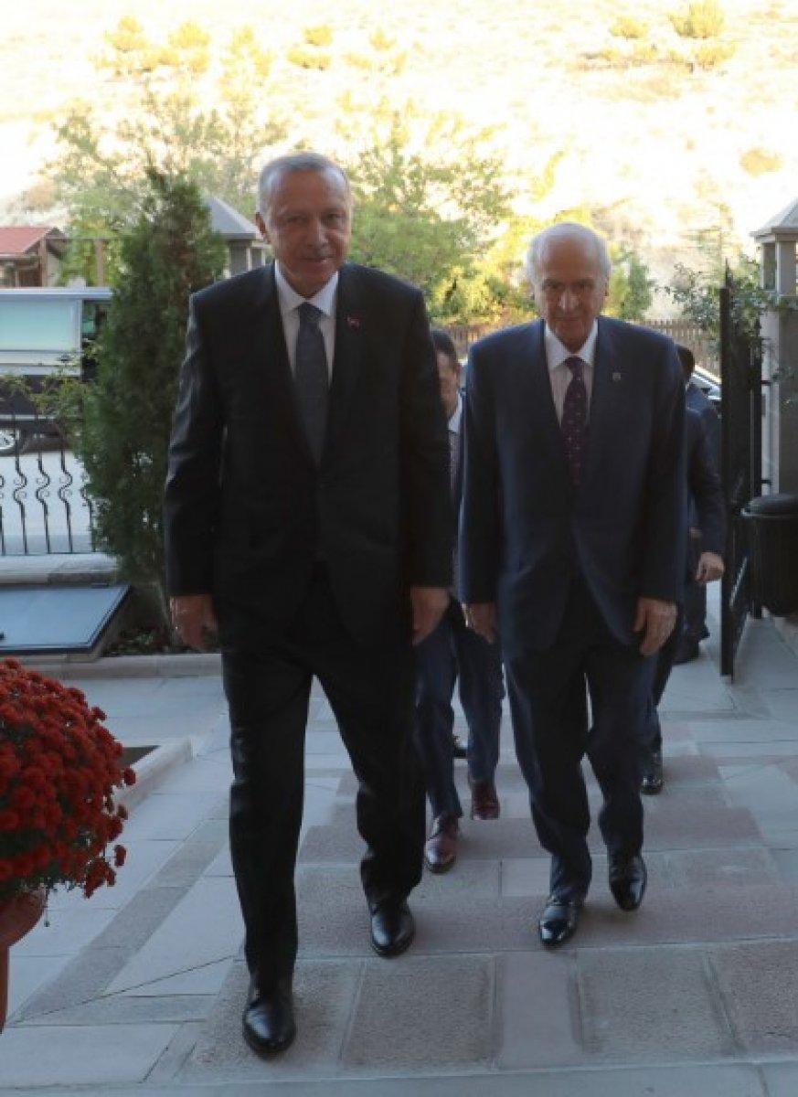 Cumhurbaşkanı Erdoğan, Bahçeli'yi ziyaret etti