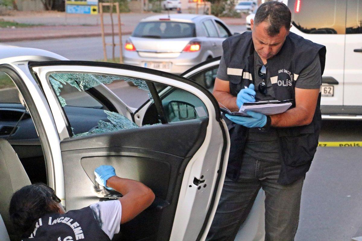 Kurşun yağmuruna tutup halk otobüsüyle kaçmaya çalıştı