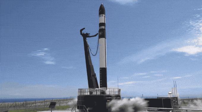 Rocket Lab, Ay'a giden insanlara uydu desteği sağlayacak