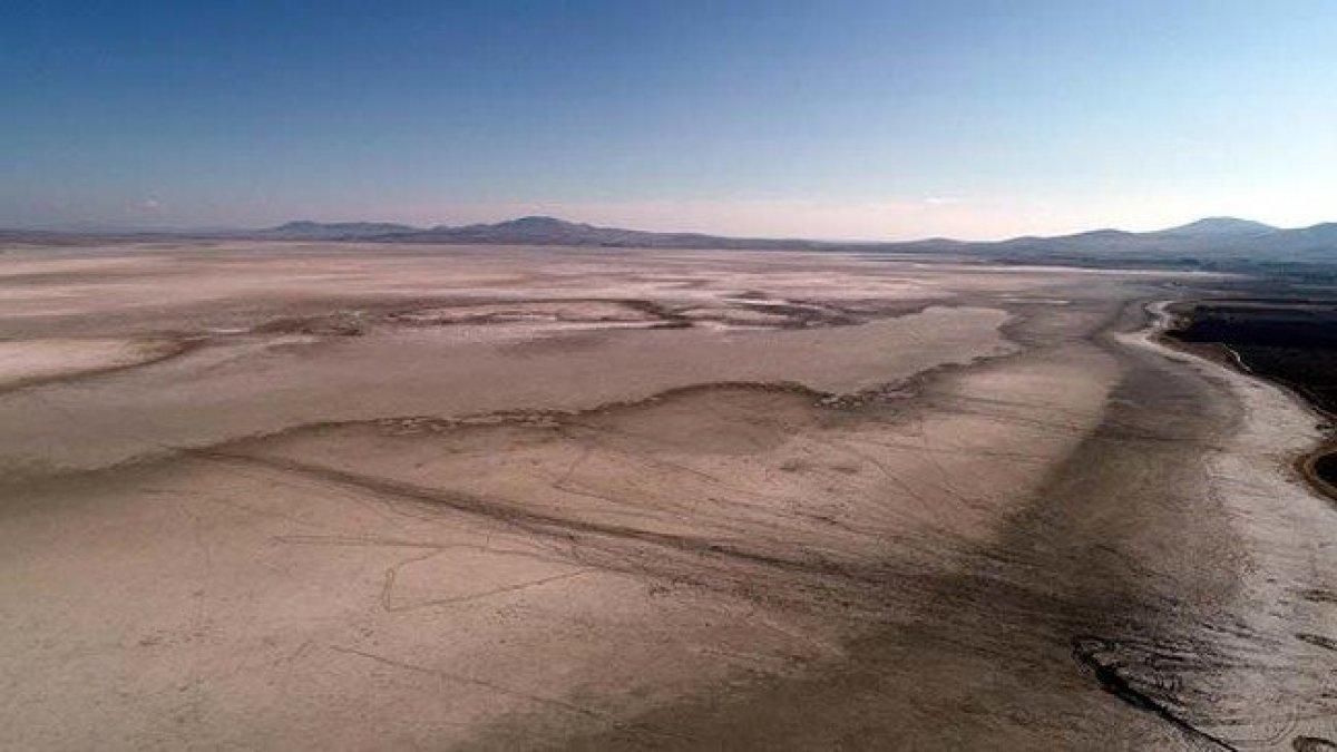 Seyfe Gölü kuraklıkla mücadele ediyor