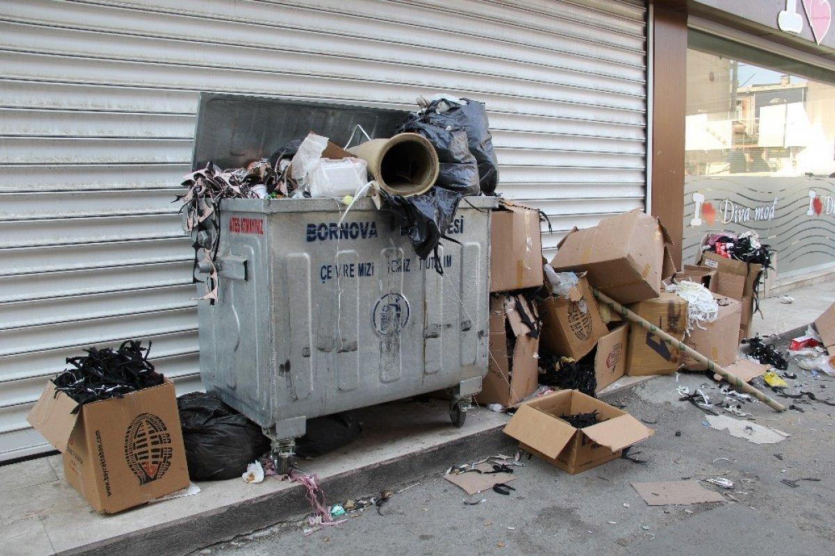 İzmir Bornova'da çöp tepeleri