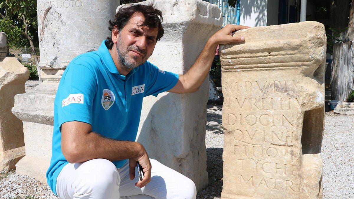 Parion'da bin 900 yıllık anıt mezar kitabesi