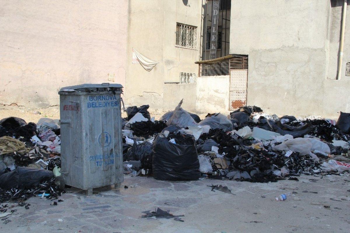 İzmir Bornova'da çöp tepeleri