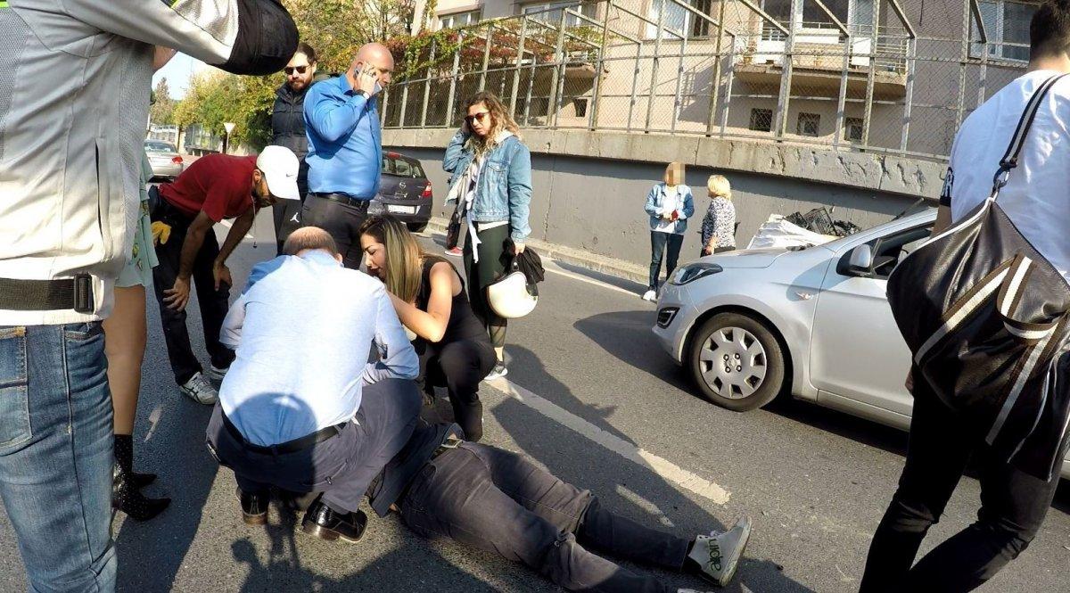 Otomobiline arkadan çarpan sürücü umurunda olmadı