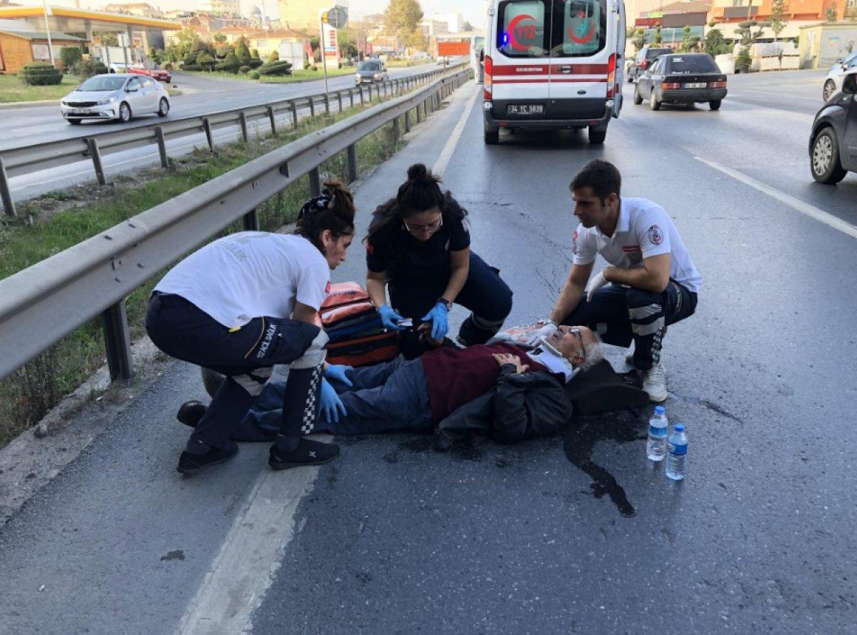 Yaya geçidini kullanmayan yaşlı adama otomobil çarptı