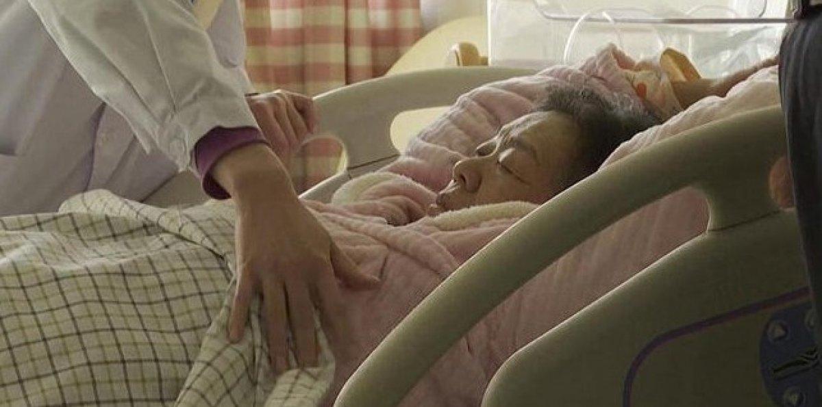 67 yaşındaki Çinli kadın, bebek sahibi oldu