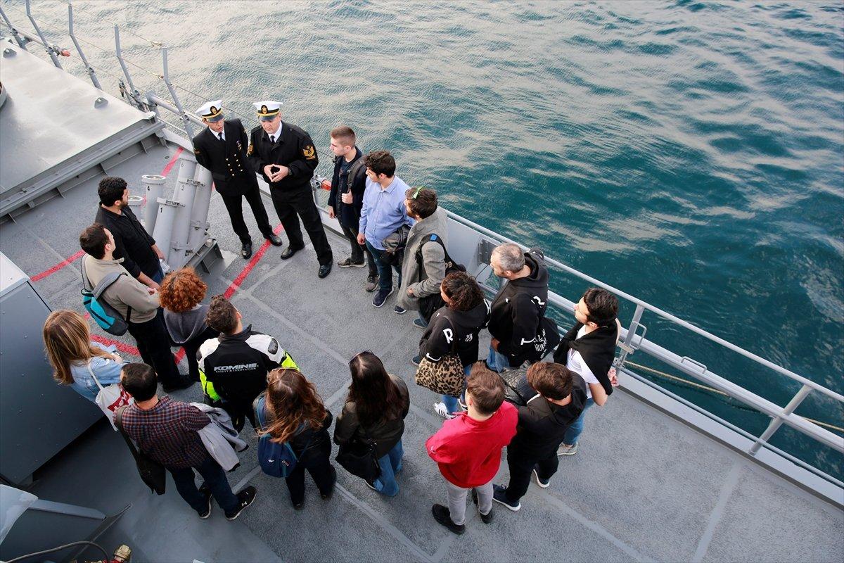 Deniz Kuvvetleri Komutanlığı'na bağlı fırkateynler ziyarete açıldı