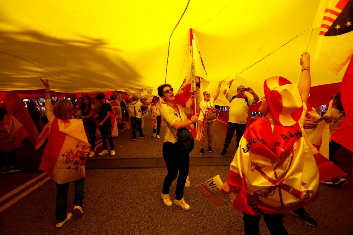 Katalanlar bu kez birlik için sokaklara çıktı