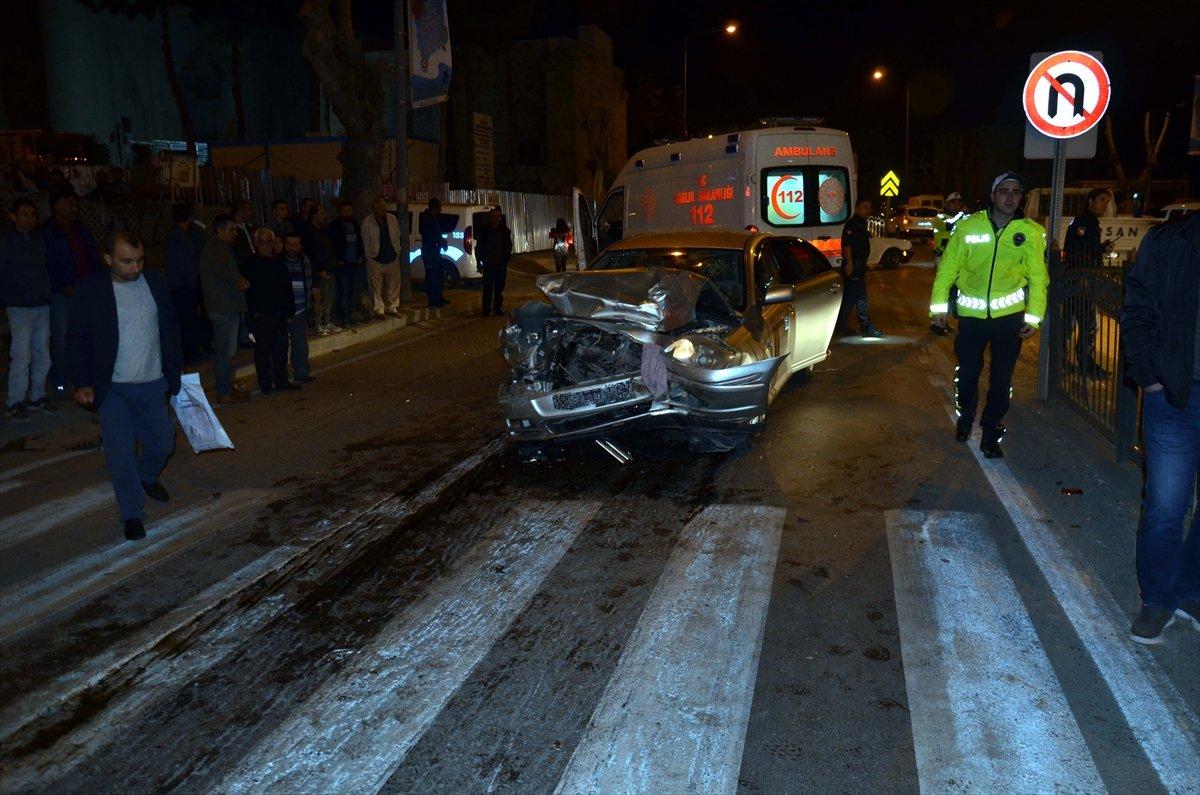 Amasra'da iki araç çarpıştı