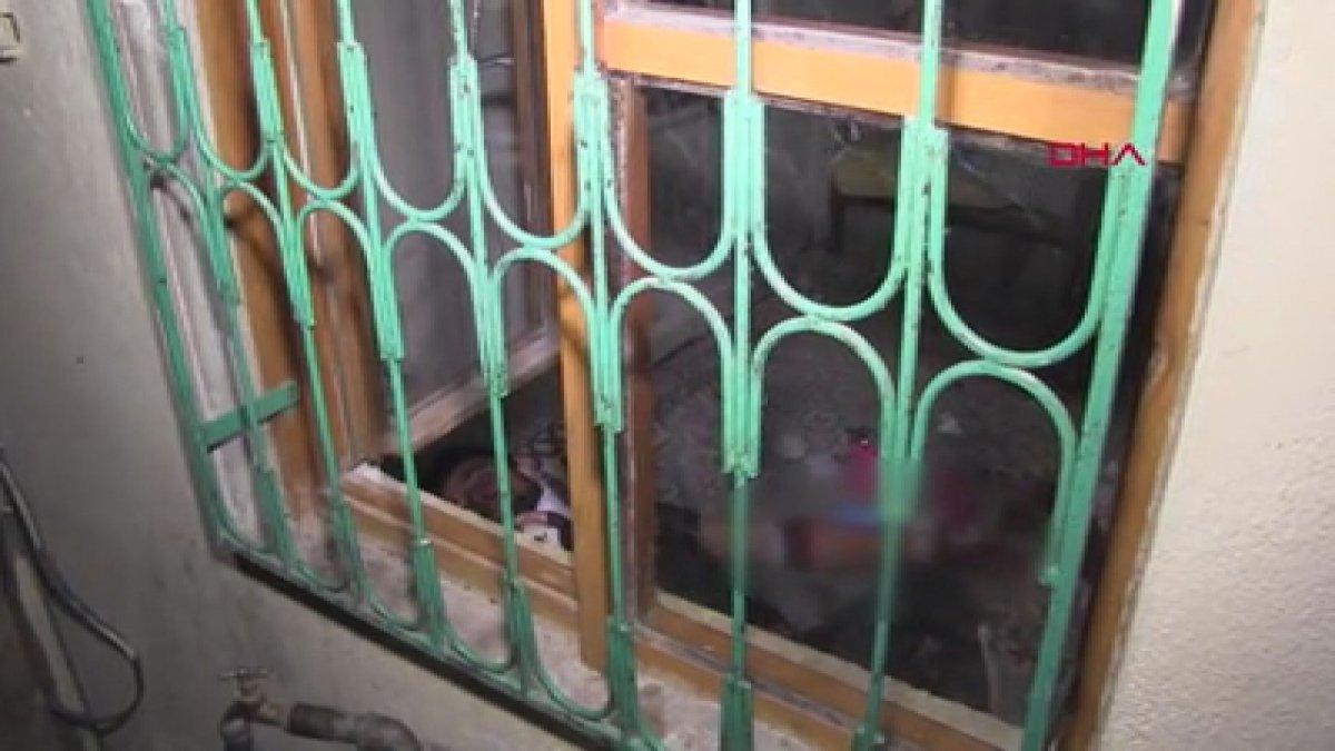 Önce eşinin boğazını ardından da kendi boğazını kesti