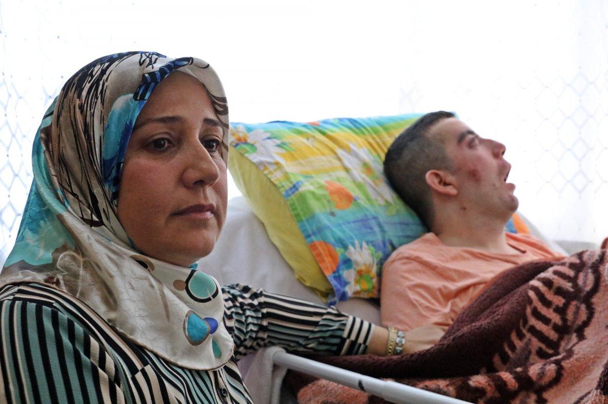 28 yaşında hastalığından yatağa mahkum oldu