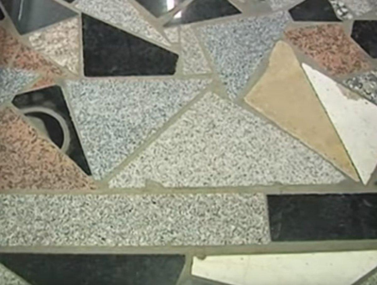 Babasının mezar taşını AVM'de gördü