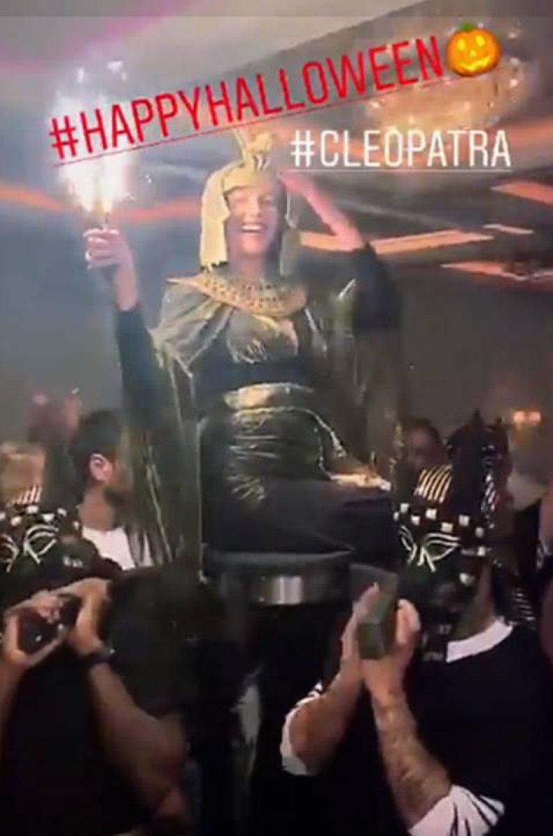 Meryem Uzerli, Kleopatra oldu