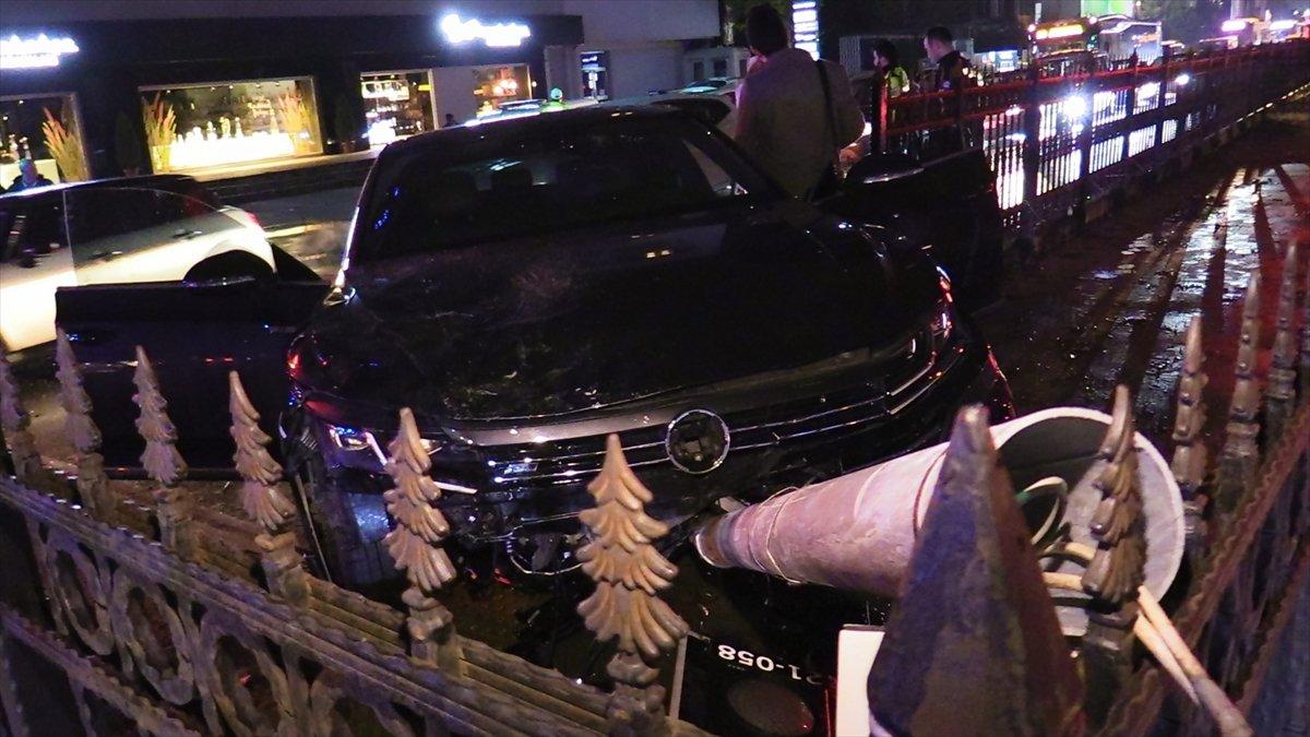 Sarıyer'de trafik kazasında savrulan araç yayalara çarptı