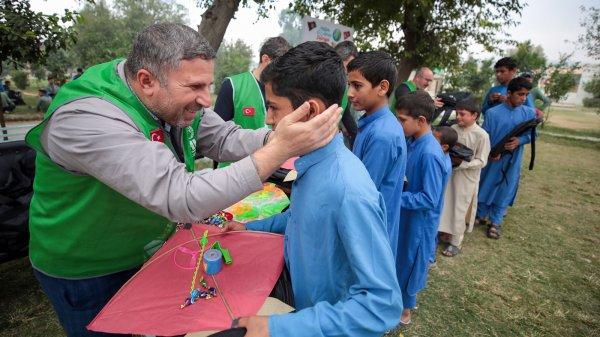 Türkiye’den Afganistan’a ‘yetim seferi’