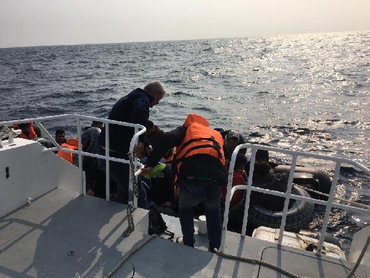 Edirne'de sürüklenen bottaki 28 kaçak göçmen kurtarıldı