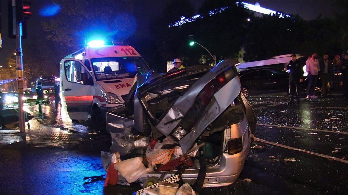 Sarıyer'de trafik kazasında savrulan araç yayalara çarptı