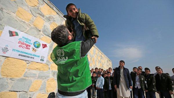 Türkiye’den Afganistan’a ‘yetim seferi’