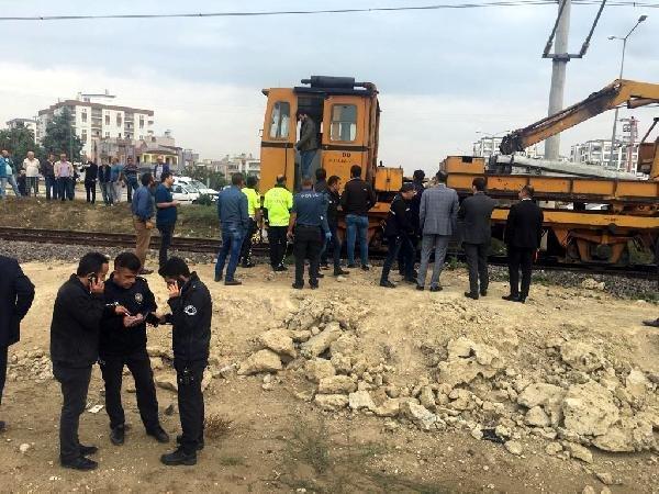 Adana'da bakım treni bir kadına çarptı