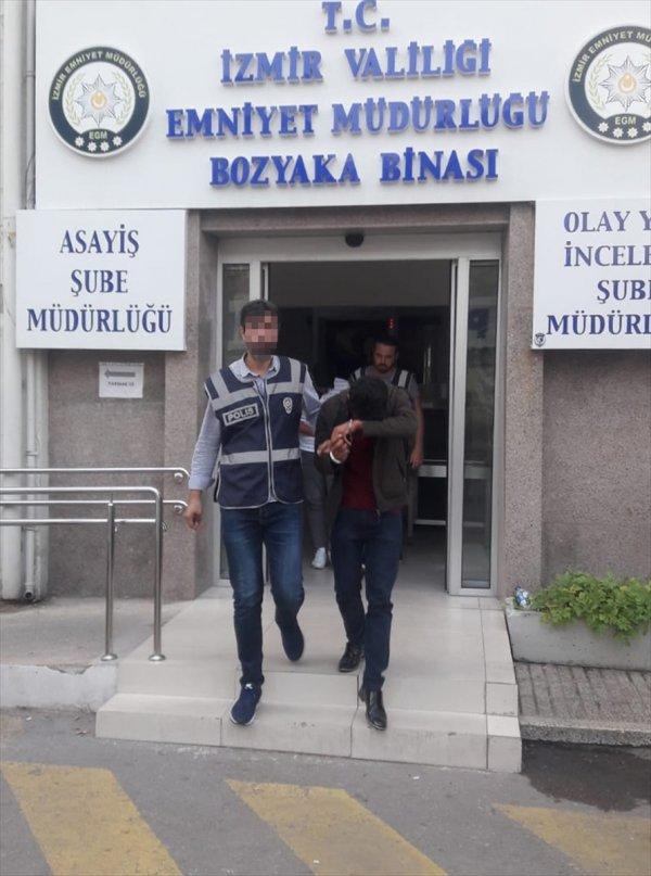 İzmir'de FETÖ bahanesiyle profesörü de dolandırdılar