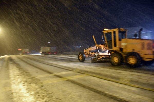 Zigana Dağı'nda  vatandaşlar karla oynadı
