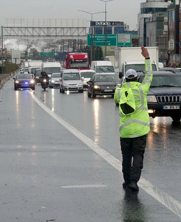 İstanbul'da ilk gün bilançosu: 63 çakarlı araç yakalandı