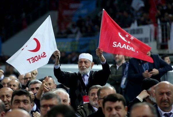 Saadet Partisi'nde İdris Naim Şahin'e yeni görev