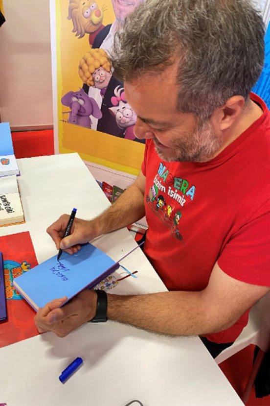 Varol Yaşaroğlu ile Mor Bir Fil Gördüm Sanki 7 üzerine söyleşi