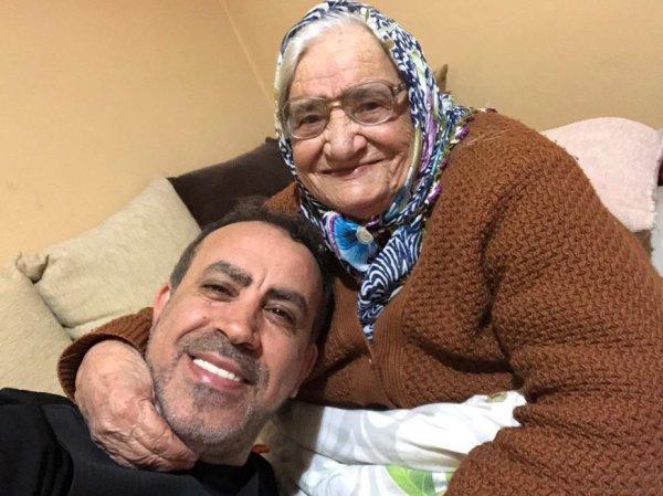 Haluk Levent annesini kaybetti
