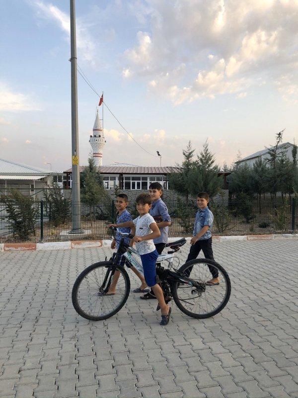 Yunan gazeteci ülkesinden utanç duyduğunu söyledi