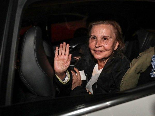 Nazlı Ilıcak, cezaevinden çıktı