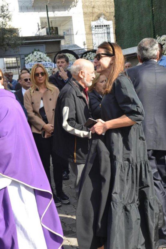 İbrahim Kutluay eski sevgilisini yalnız bırakmadı