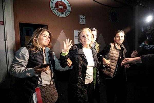 Nazlı Ilıcak, cezaevinden çıktı