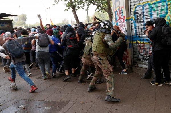 Şili protestolarında polis şiddeti artıyor
