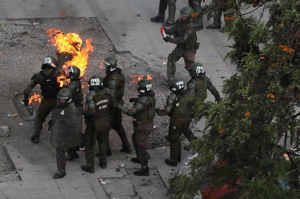 Şili eylemcileri direniş mesajı veriyor