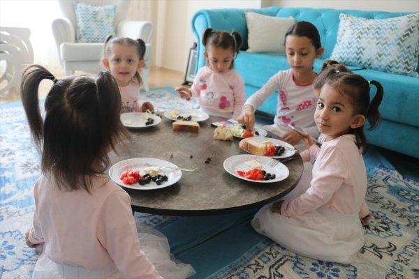 Beşizleri olan ailenin mutluluğu