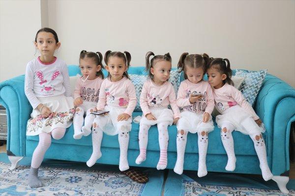 Beşizleri olan ailenin mutluluğu