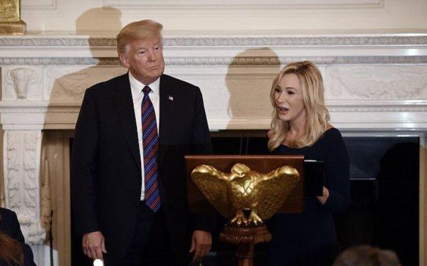 Trump, Evanjelik kişisel papazını Beyaz Saray'a aldırdı