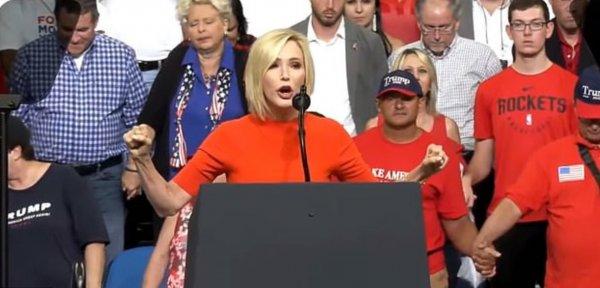 Trump, Evanjelik kişisel papazını Beyaz Saray'a aldırdı