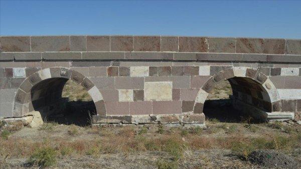 Kırkgöz Köprüsü tarihe meydan okuyor