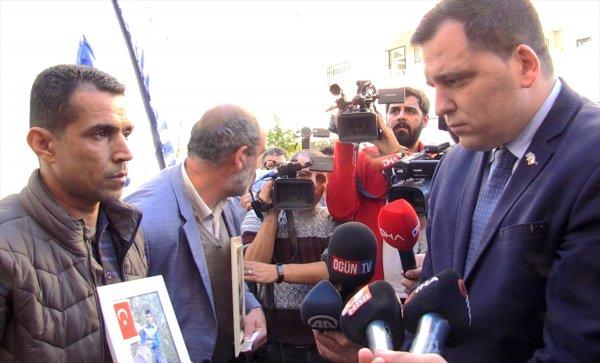 AP üyesi Zdechovsky, Diyarbakır annelerine gitti