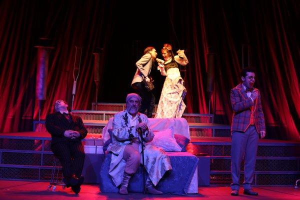 Moliere'in çok güldüren oyunu: Hastalık Hastası